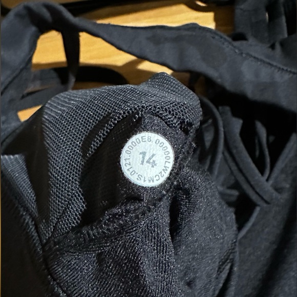 Lululemon Free to be Serene sports bra black camo - Picture 4 of 4